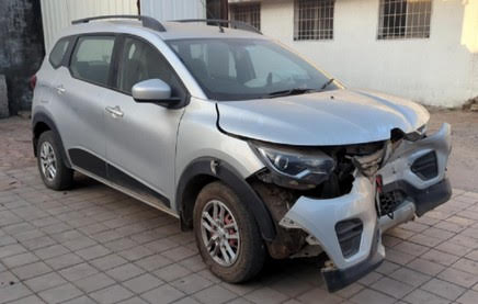 RENAULT TRIBER-LIMITED EDITION AMT 